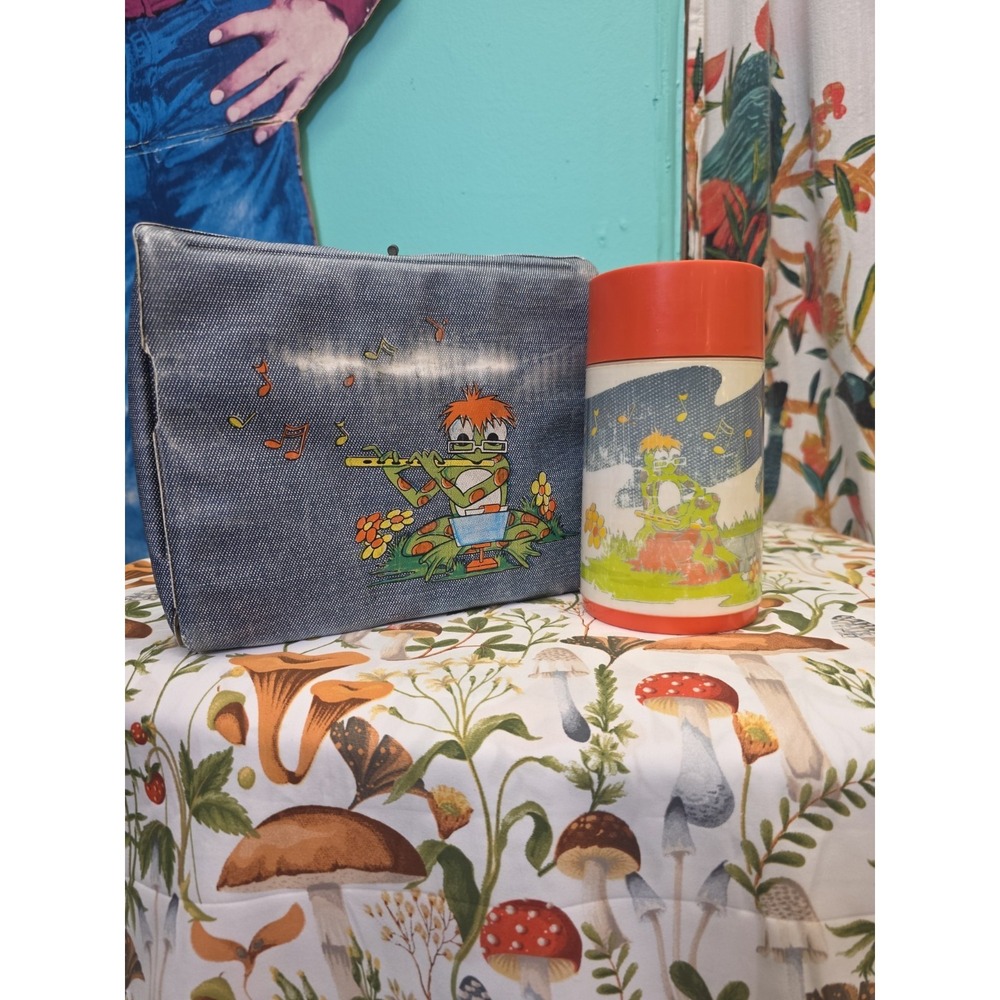 Vintage Aladdin Frog Playing Flute Lily Pad Lunchbox w/ Thermos Set Made In USA